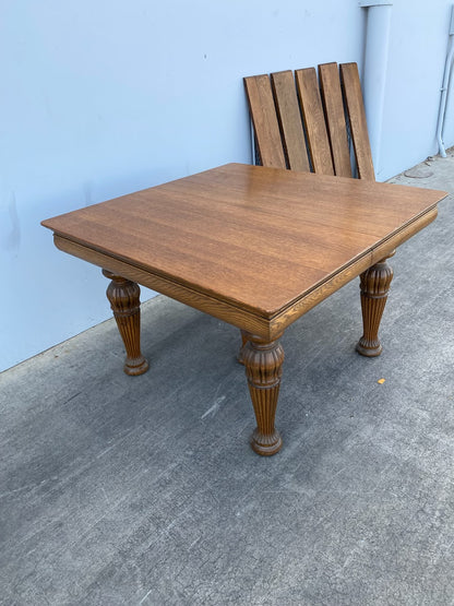 Regal furniture co. Dining table with 5 leaves