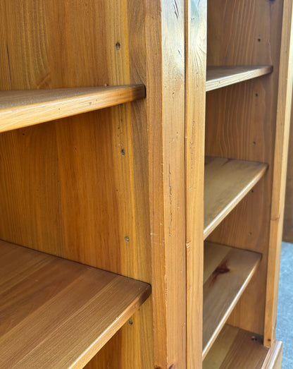 Ethan Allen 2 bookcases/ bookshelves