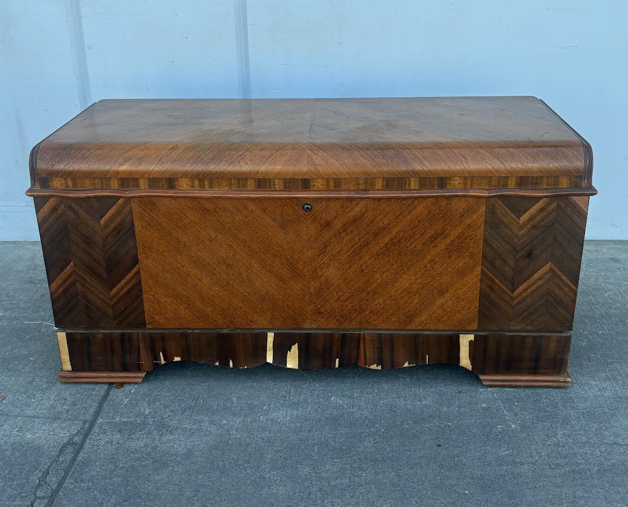 Lane cedar chest