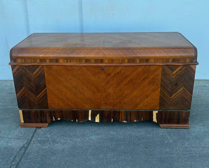 Lane cedar chest