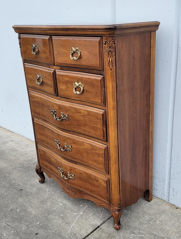 Drew highboy dresser/ chest of drawers vintage/ antique