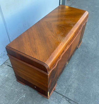 Lane cedar chest