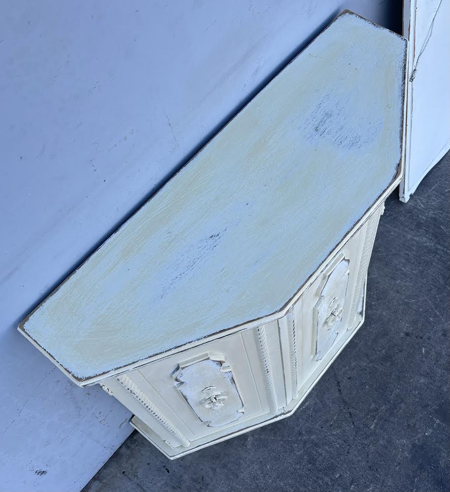 White/cream entry/hallway cabinet with mirror