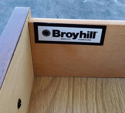 Broyhill coffee table with 2 drawers and side drop down extensions