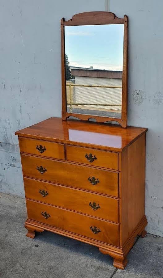 Dresser 5 drawer with mirror vintage