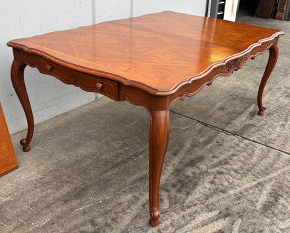 Thomasville dining table with 2 leaves