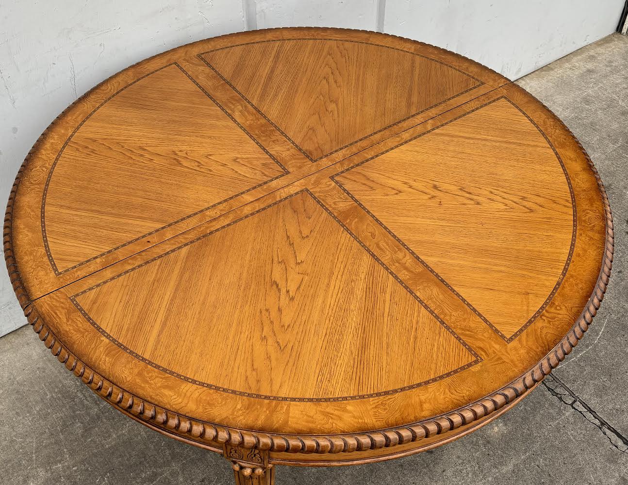 ANTIQUE FRENCH ROUND TABLE