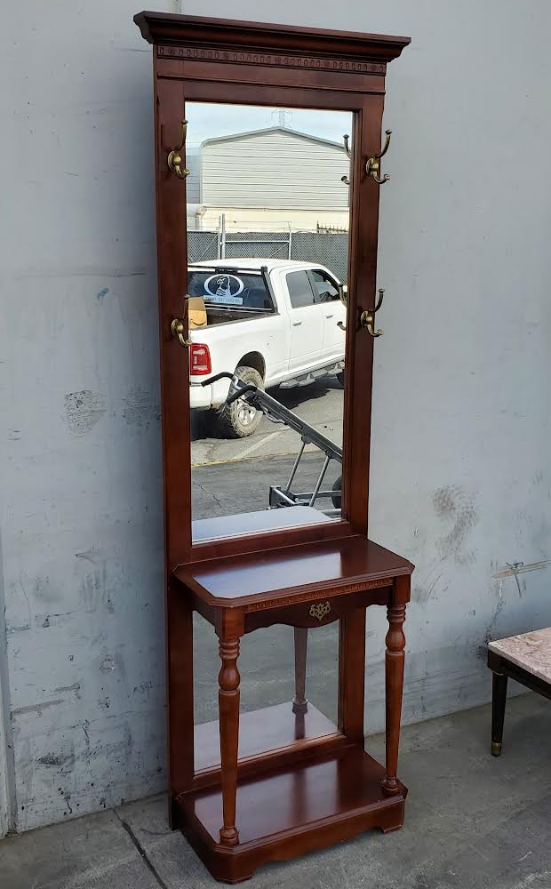 Pulaski mahogany vintage solid wood entry/hallway tree with mirror and hat rack