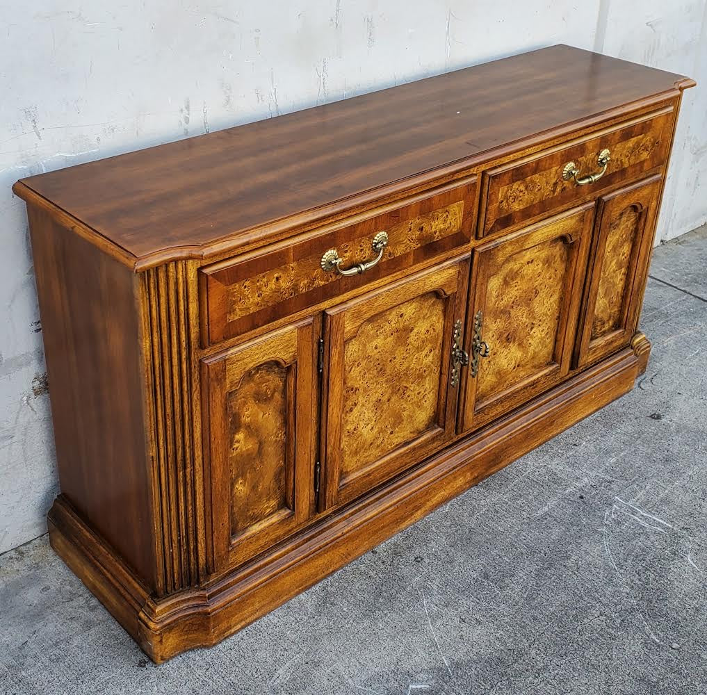 Buffet/sideboard cabinet
