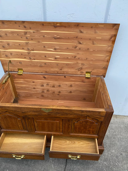 Antique/vintage blanket chest/trunk with drawers
