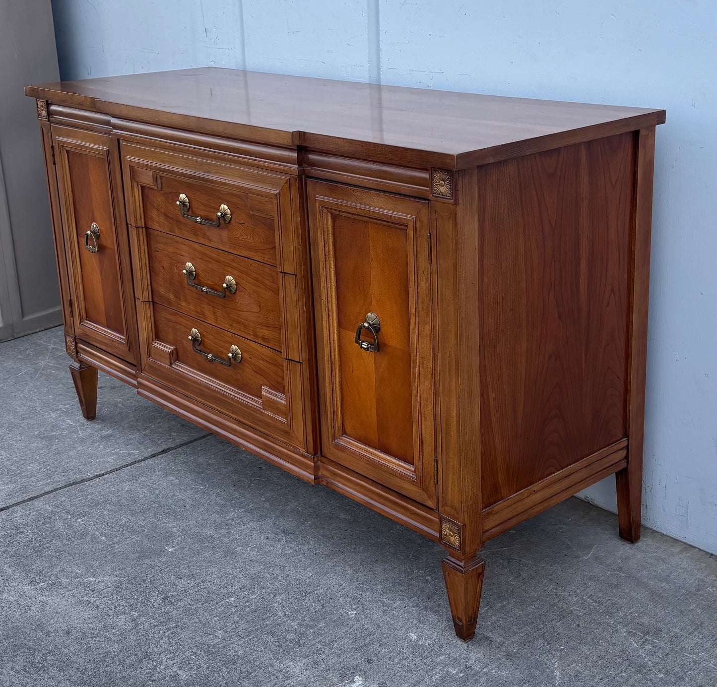 Thomasville sideboard/ buffet credenza