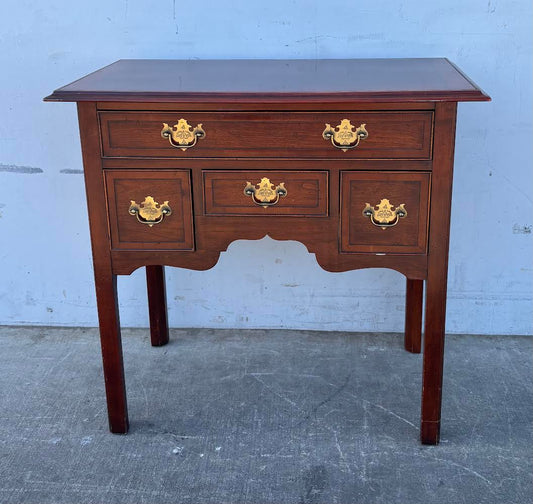 Hekman Furniture Georgian Style Banded Mahogany Lowboy Entryway Table