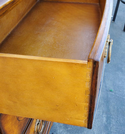 vintage dresser/commode/ chest of drawers