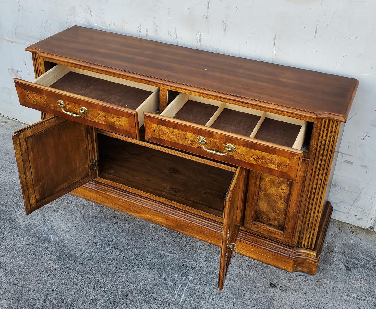 Buffet/sideboard cabinet