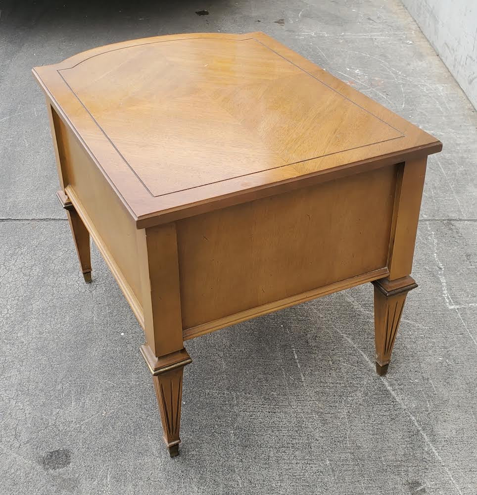 Bassett side/end table 1 drawer