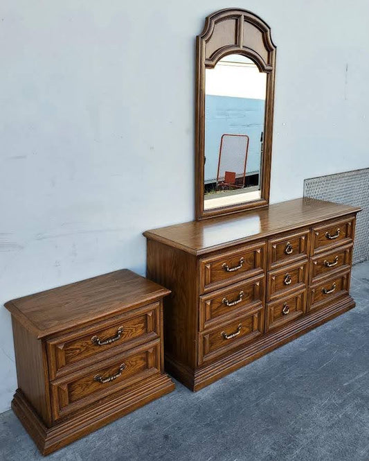 Dresser with mirror and nightstand set