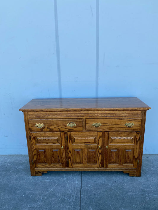 Buffet/ sideboard oak cabinet antique/ vintage