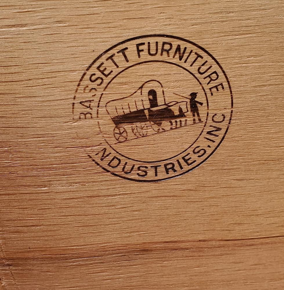 Bassett side/end table 1 drawer