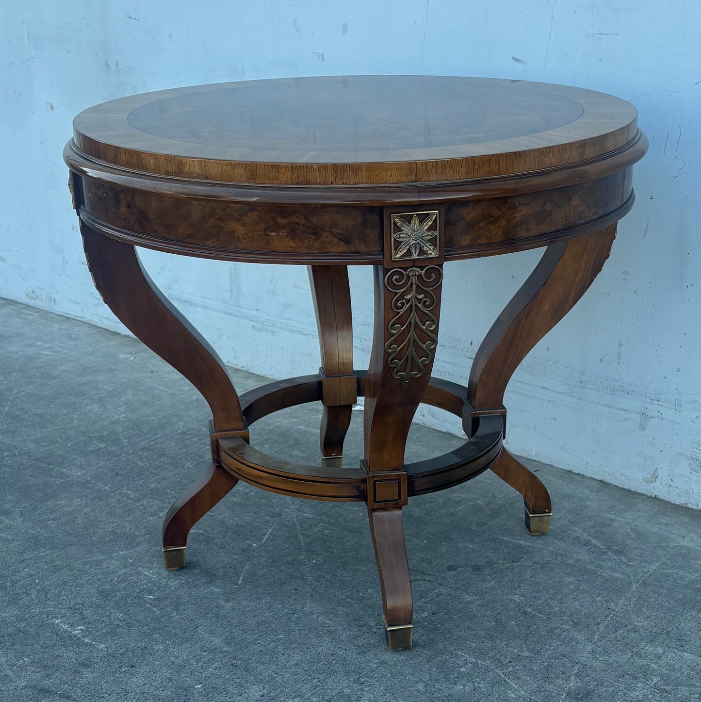 Karges end/ side table round