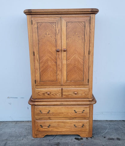 armoire/ wardrobe tv cabinet light wood