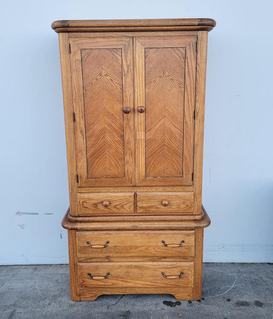 armoire/ wardrobe tv cabinet light wood