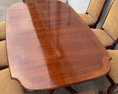 Ethan Allen dining set table with 8 chairs and leaf