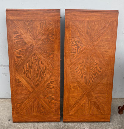 Thomasville dining table with 2 leaves