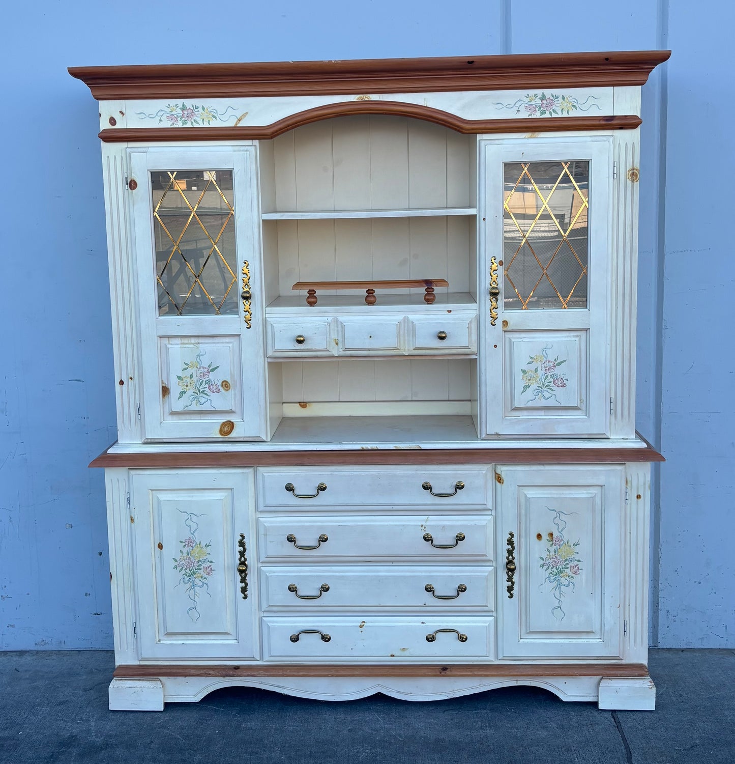 White antique / vintage china hutch cabinet