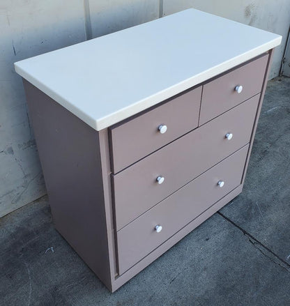 Dresser/chest of drawers