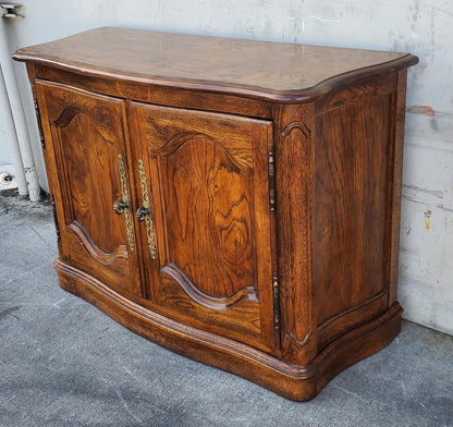 sideboard/buffet server cabinet
