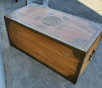 Chinese camphor wood style chest/trunk