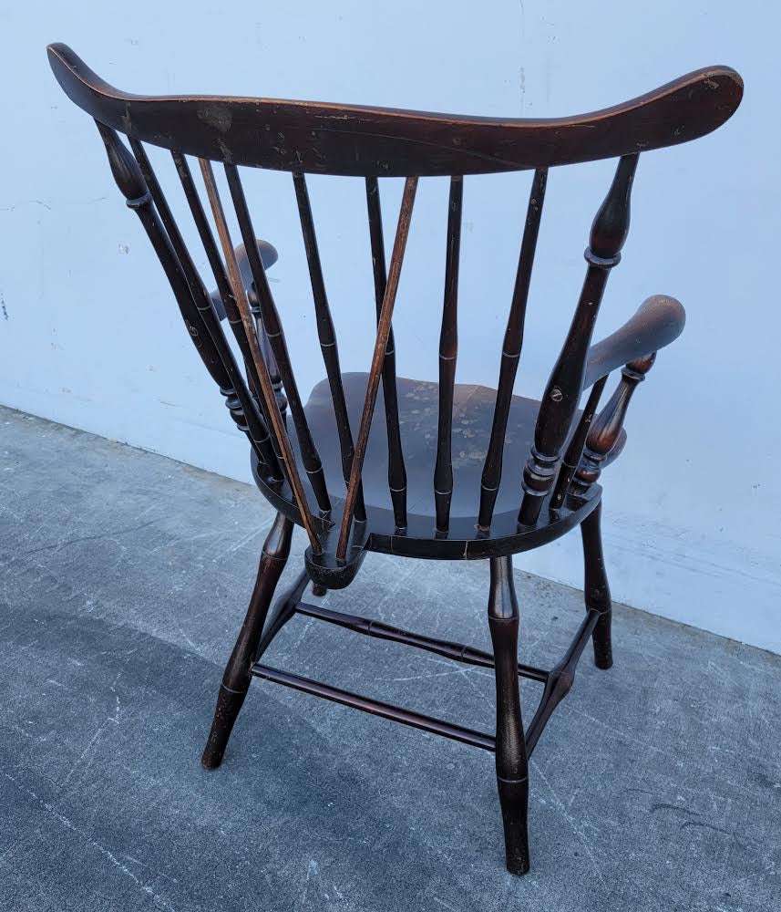 Windsor style chair/ armchair antique/ vintage