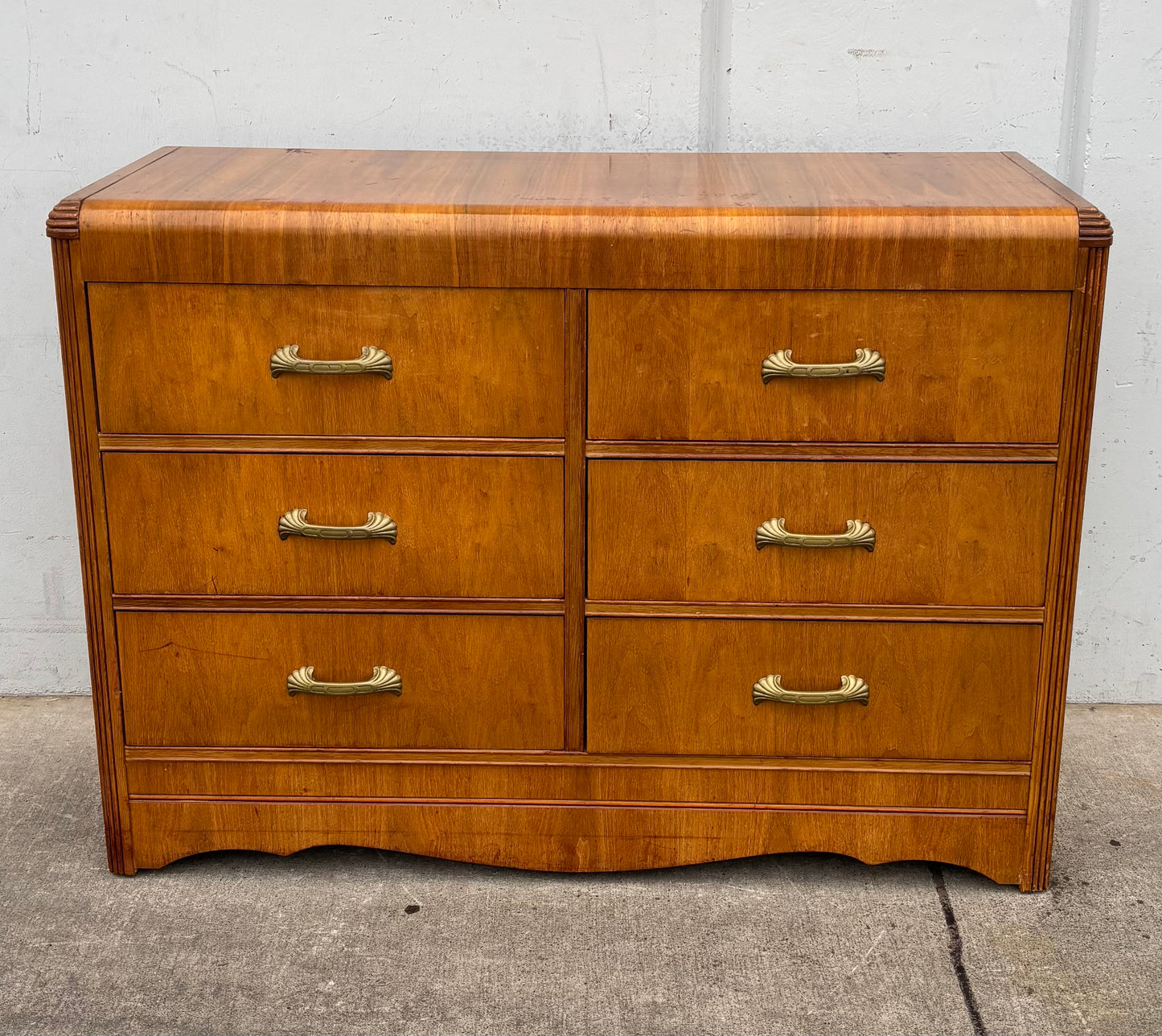 Dresser/ chest of drawers