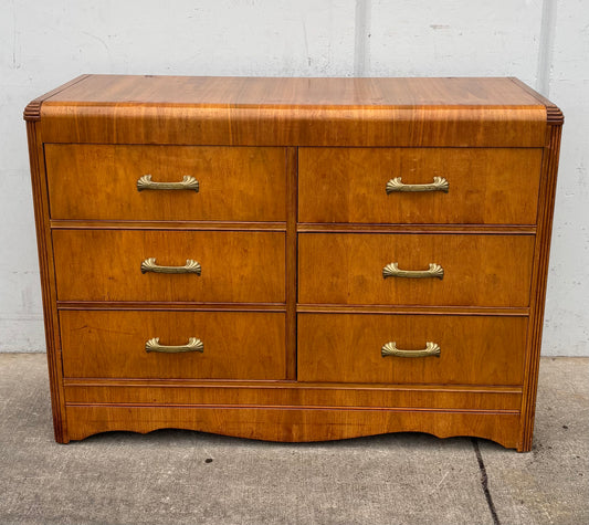 Dresser/ chest of drawers