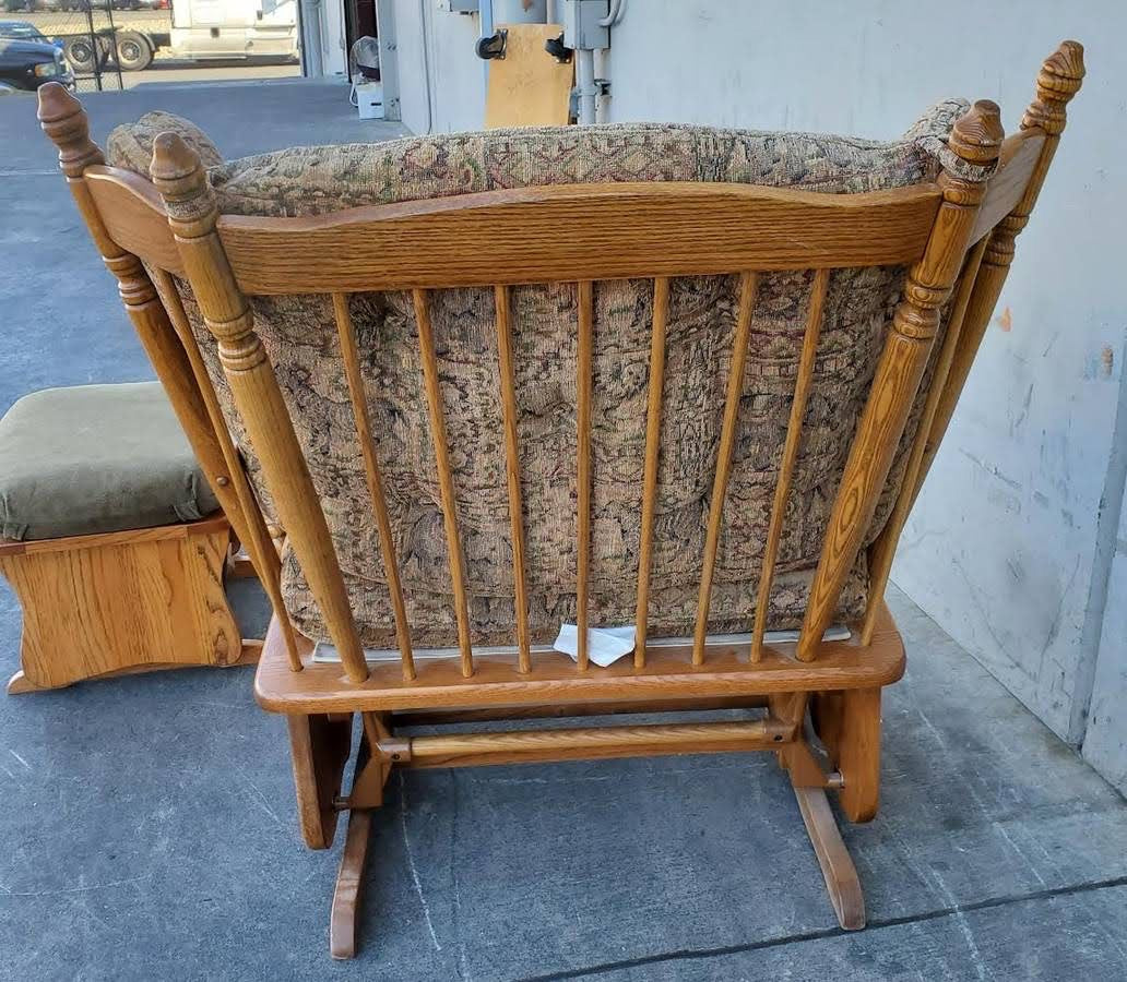 Towne square swivel glider rocking chair with ottoman Amish four poster style