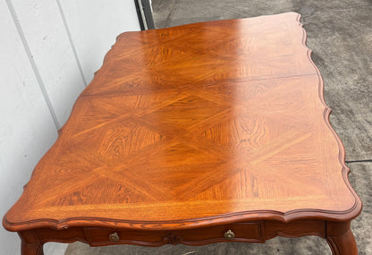 Thomasville dining table with 2 leaves