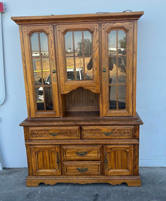 Virginia house Oak Hutch display cabinet