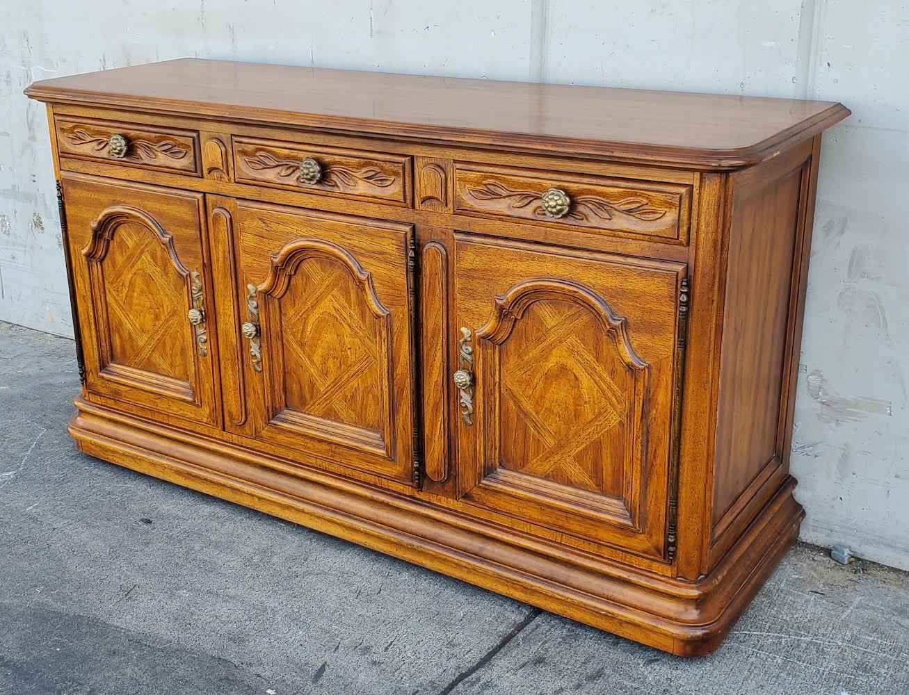 Drexel sideboard/buffet serving cabinet