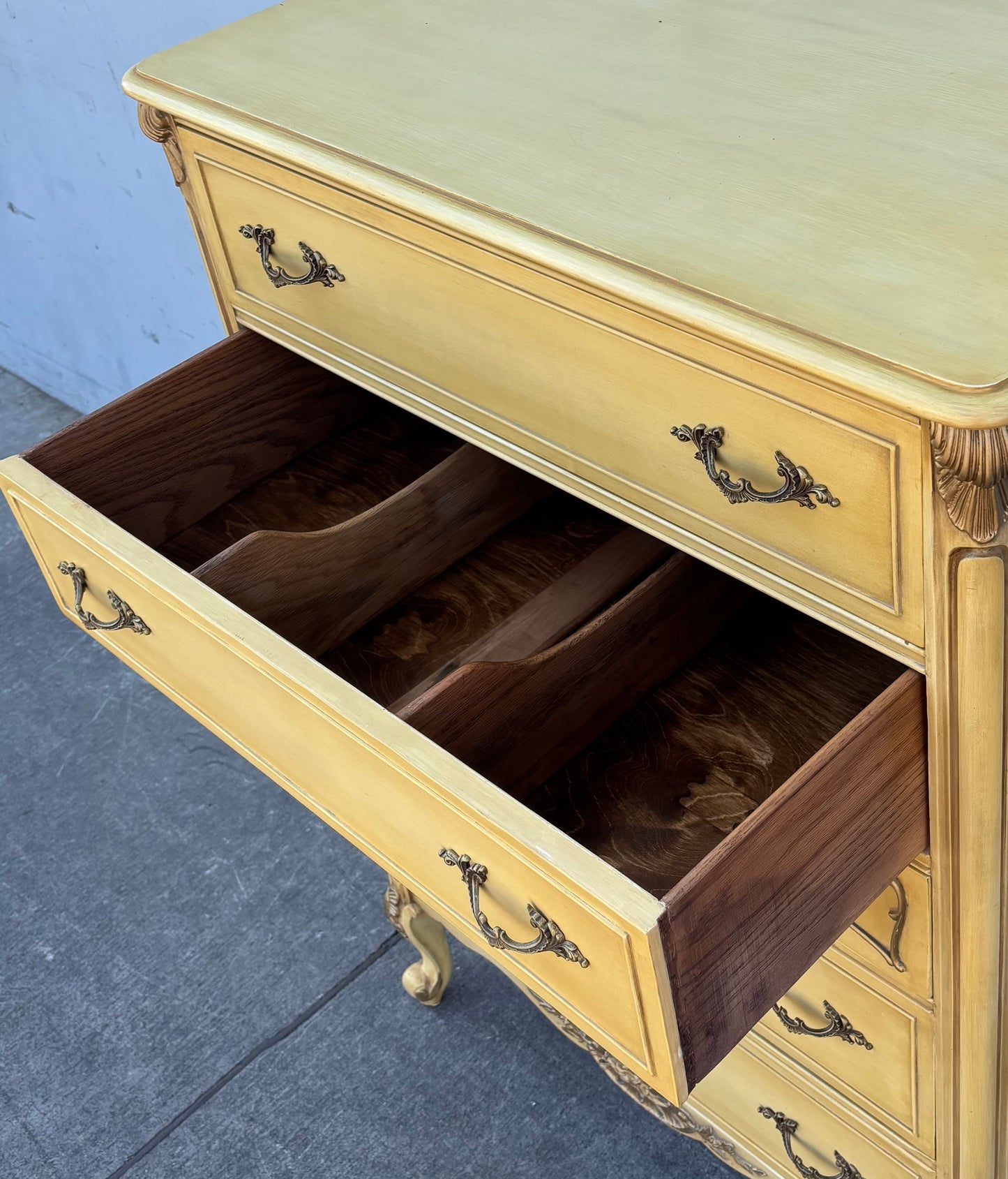 Off-white French style 5 drawer front chest