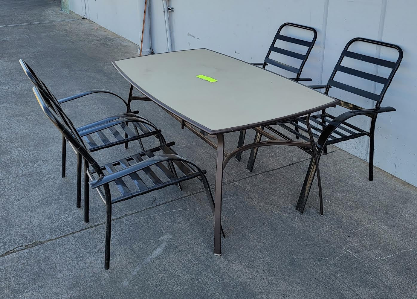 Patio /outdoor set rectangular table and 4 chairs black