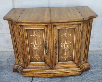 Server/buffet/console cabinet antique/vintage