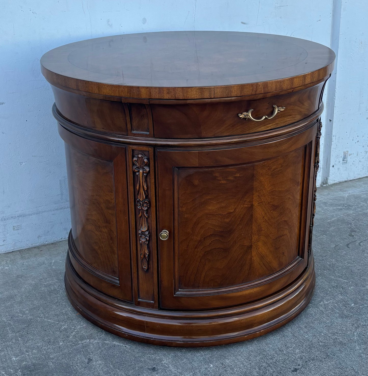 Karges round end/ side table cabinet