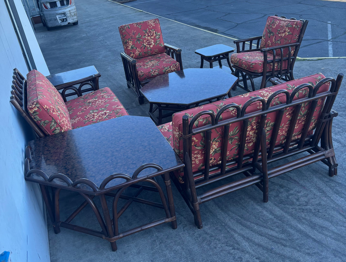 Outdoor/patio set 2 sofas/couches, 2 armchairs & 4 tables