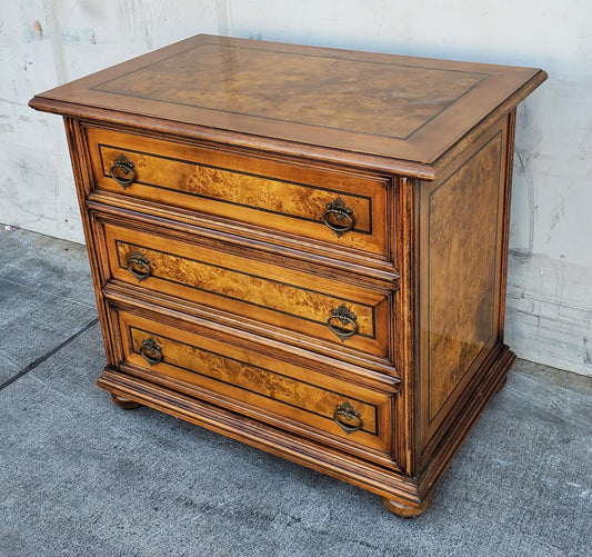 Italian nightstand/end/side table
