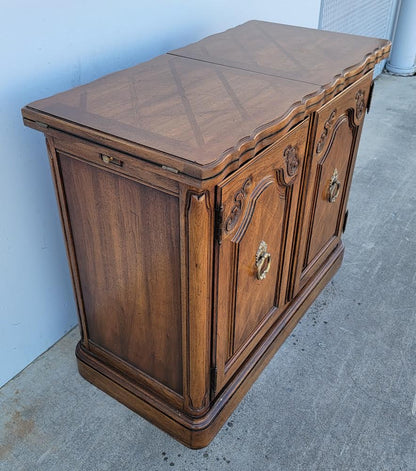 Thomasville buffet with wheels flip extending top