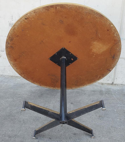Round white top table