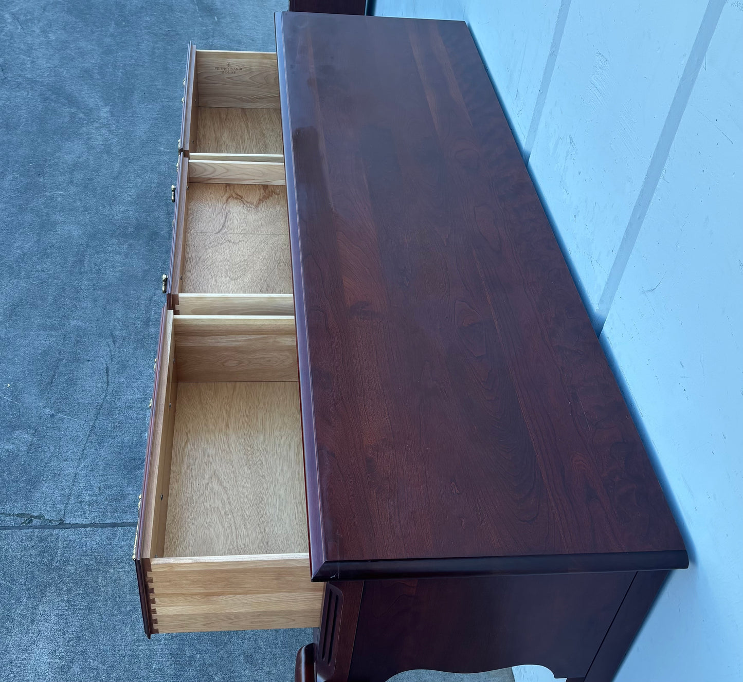 Pennsylvania house dark wood mahogany console/ hallway table