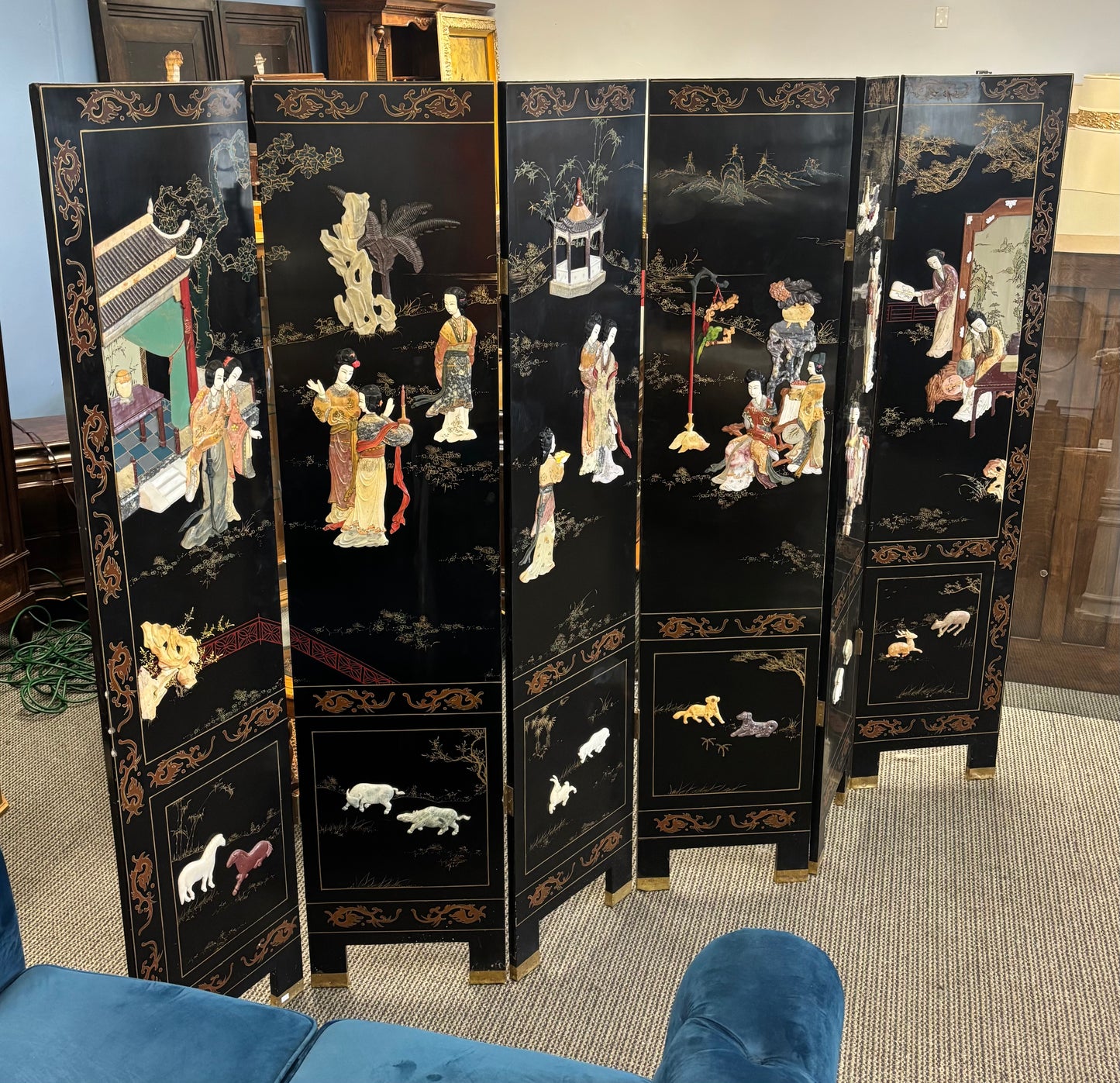 Asian/ Chinese style black room divider / coromandel screen