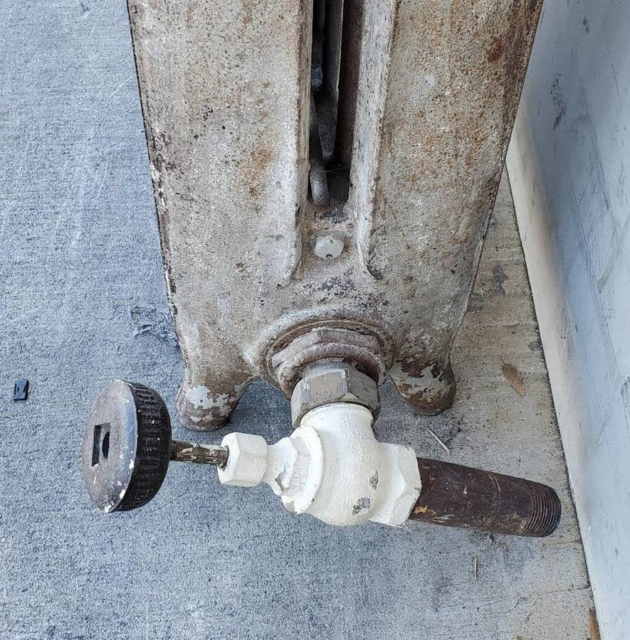 Cast iron radiator