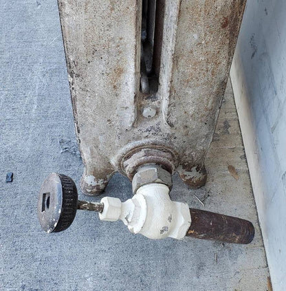 Cast iron radiator
